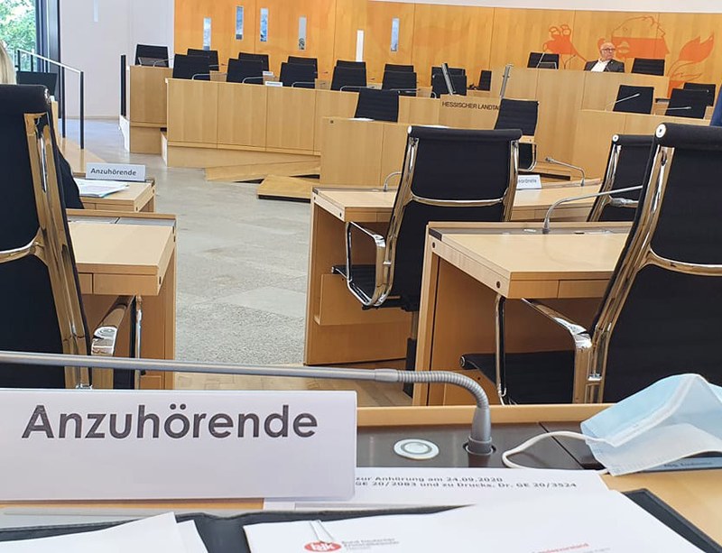 Anhörung im Haupt- und Innenausschuss des Hessischen Landtages zur Einführung einer/-s Bürger- und Polizeibeauftragten. Anhörung im Haupt- und Innenausschuss des Hessischen Landtages zur Einführung einer/-s Bürger- und Polizeibeauftragten.