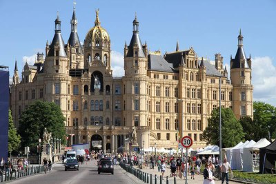 Auf den Spuren des Schloss-Geistes Petermännchen Auf den Spuren des Schloss-Geistes Petermännchen