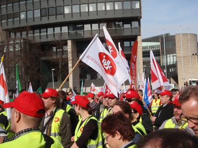 Aufruf zur Teilnahme an der Großdemonstration von DBB und DGB am 15.05.2013, 17.00 Uhr vor dem Landtag in Düsseldorf Aufruf zur Teilnahme an der Großdemonstration von DBB und DGB am 15.05.2013, 17.00 Uhr vor dem Landtag in Düsseldorf