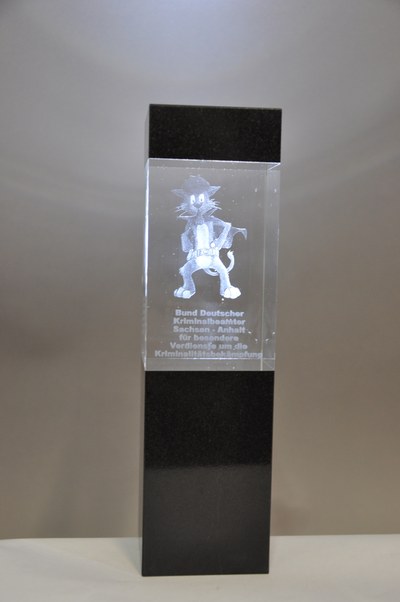 Ausschreibung für den Kriminalkater- Award 2015 Neue/r Preisträger gesucht Ausschreibung für den Kriminalkater- Award 2015 Neue/r Preisträger gesucht