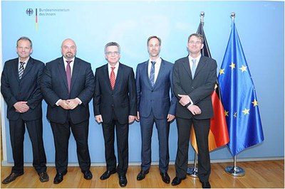 BDK im Gespräch mit Bundesinnenminister Dr. Thomas de Maizière BDK im Gespräch mit Bundesinnenminister Dr. Thomas de Maizière