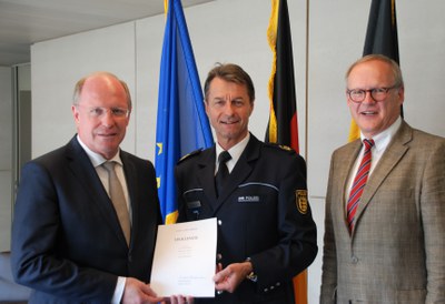 Bernhard Weber wird neuer Präsident beim Polizeipräsidium Ulm Bernhard Weber wird neuer Präsident beim Polizeipräsidium Ulm