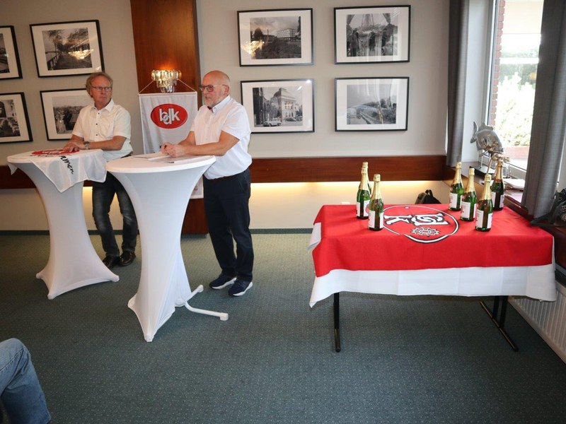 Begrüßung der Runde durch Ulf Petersen und Karl Brill
