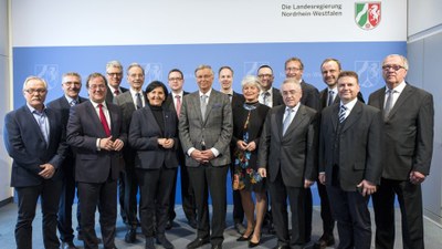 Bosbach-Kommission empfiehlt zahlreiche BDK-Forderungen Bosbach-Kommission empfiehlt zahlreiche BDK-Forderungen