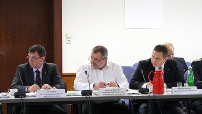 Brandenburgische Landesregierung plant unvermindert die willkürliche Heraufsetzung der Lebensarbeitszeit für Polizeivollzugsbeamte Brandenburgische Landesregierung plant unvermindert die willkürliche Heraufsetzung der Lebensarbeitszeit für Polizeivollzugsbeamte
