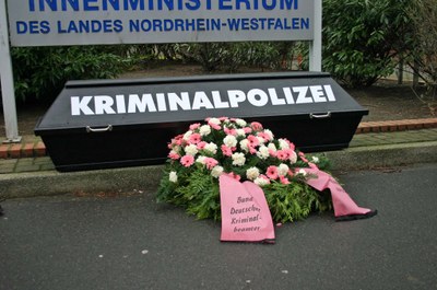 FZO A12/13 Mahnwache vor dem Innenministerium FZO A12/13 Mahnwache vor dem Innenministerium