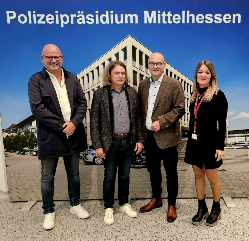 Fachveranstaltung "Digitale Forensik - Die Zukunft der Verbrechenbekämpfung" mit Prof. Dr. Dirk Labudde Fachveranstaltung "Digitale Forensik - Die Zukunft der Verbrechenbekämpfung" mit Prof. Dr. Dirk Labudde