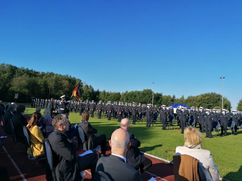 Ich schwöre Treue dem Grundgesetz der Bundesrepublik Deutschland und der Verfassung des Landes Rheinland Pfalz… Ich schwöre Treue dem Grundgesetz der Bundesrepublik Deutschland und der Verfassung des Landes Rheinland Pfalz…