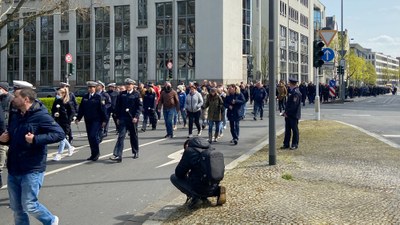 In den Farben getrennt - in der Sache vereint!