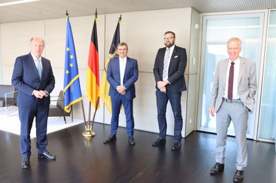 Informationsaustausch mit Staatssekretär Wilfried Klenk Informationsaustausch mit Staatssekretär Wilfried Klenk