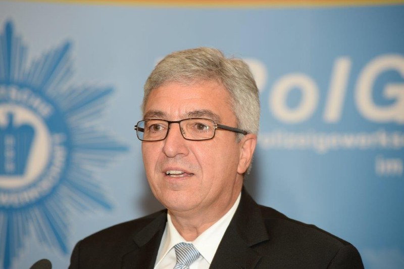 Innenminister verkündet DUZ-Erhöhung Innenminister verkündet DUZ-Erhöhung