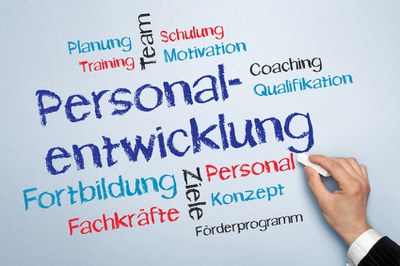 Landesweite Ausschreibungen A12/A13 - Profile sollen Fachlichkeit in den Direktionen gewährleisten Landesweite Ausschreibungen A12/A13 - Profile sollen Fachlichkeit in den Direktionen gewährleisten