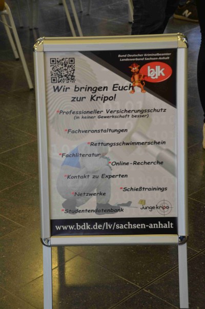 Mitgliederwerbung an der Fachhochschule in Aschersleben- Junge Kripo setzt klare Signale Mitgliederwerbung an der Fachhochschule in Aschersleben- Junge Kripo setzt klare Signale