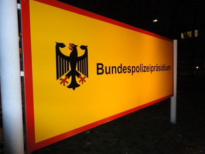 Bescheidenheit ist eine Zier, doch besser lebt man ohne ihr Bescheidenheit ist eine Zier, doch besser lebt man ohne ihr