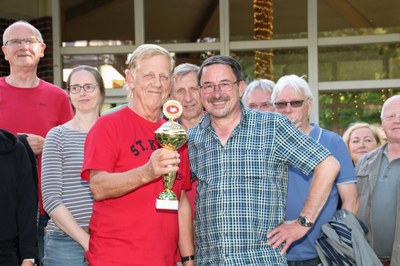 Pins, Strikes und gutes Essen: 16. Bowling-Cup in Cottbus / Spree-Neiße Pins, Strikes und gutes Essen: 16. Bowling-Cup in Cottbus / Spree-Neiße