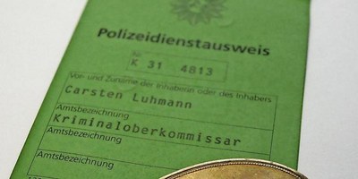 Polizeidienstausweis: Scheckkarte kommt Polizeidienstausweis: Scheckkarte kommt