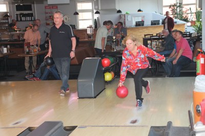 Spannung und Geselligkeit beim 15. Bowling Cup in der Freizeitoase Spannung und Geselligkeit beim 15. Bowling Cup in der Freizeitoase