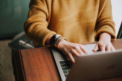 Vertrauen statt Kontrolle: Homeoffice in der Kriminalpolizei – Zeit für ein Umdenken! Vertrauen statt Kontrolle: Homeoffice in der Kriminalpolizei – Zeit für ein Umdenken!