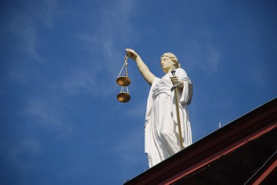 Weitere Polizisten klagen Weitere Polizisten klagen